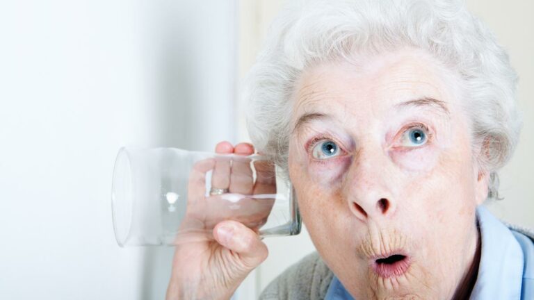 Мобильный телефон следит за вами: бред или реальность?