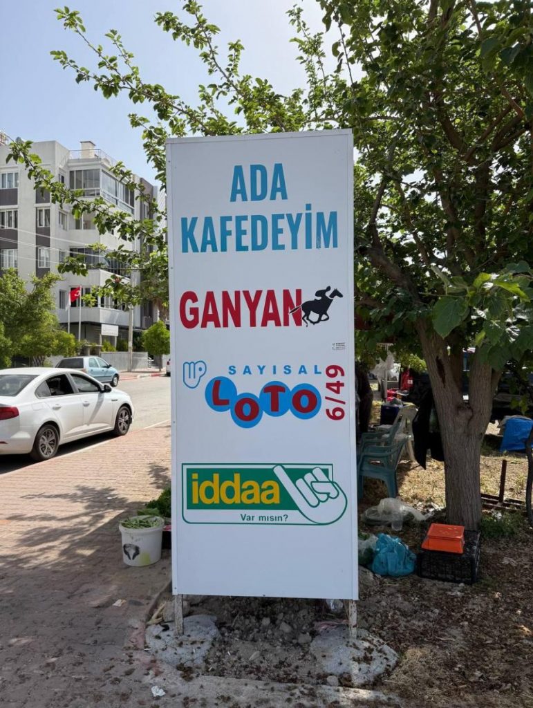 The Sport Council of Turkey (Spor Toto Teşkilat Başkanlığı) issues licenses to organize betting activities, including sports betting and other bookmaking activities, through the IDDAA platform.